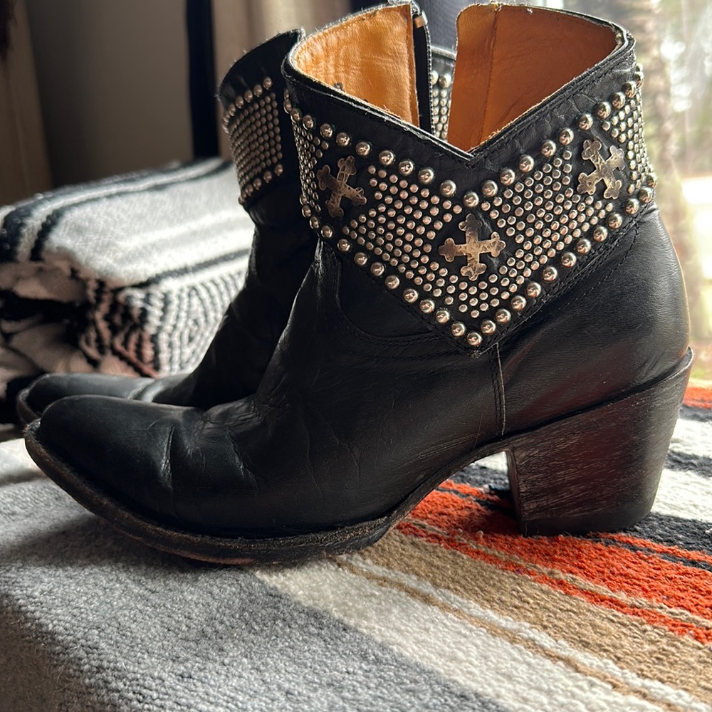 Old Gringo ankle boots. Size 8. Black leather with stud detail